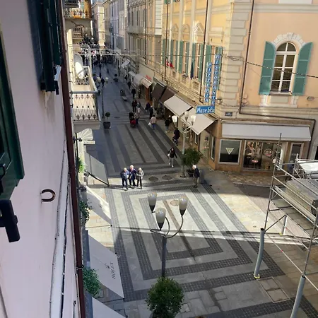 شقة Civico 10 *